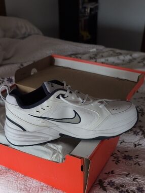 Nike Men’s White and Navy Athletic Walking Shoes